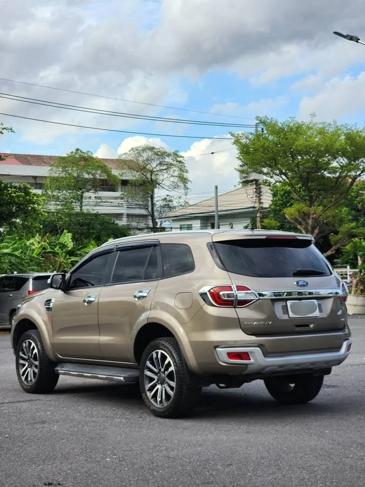 2019 Ford Everest II 3