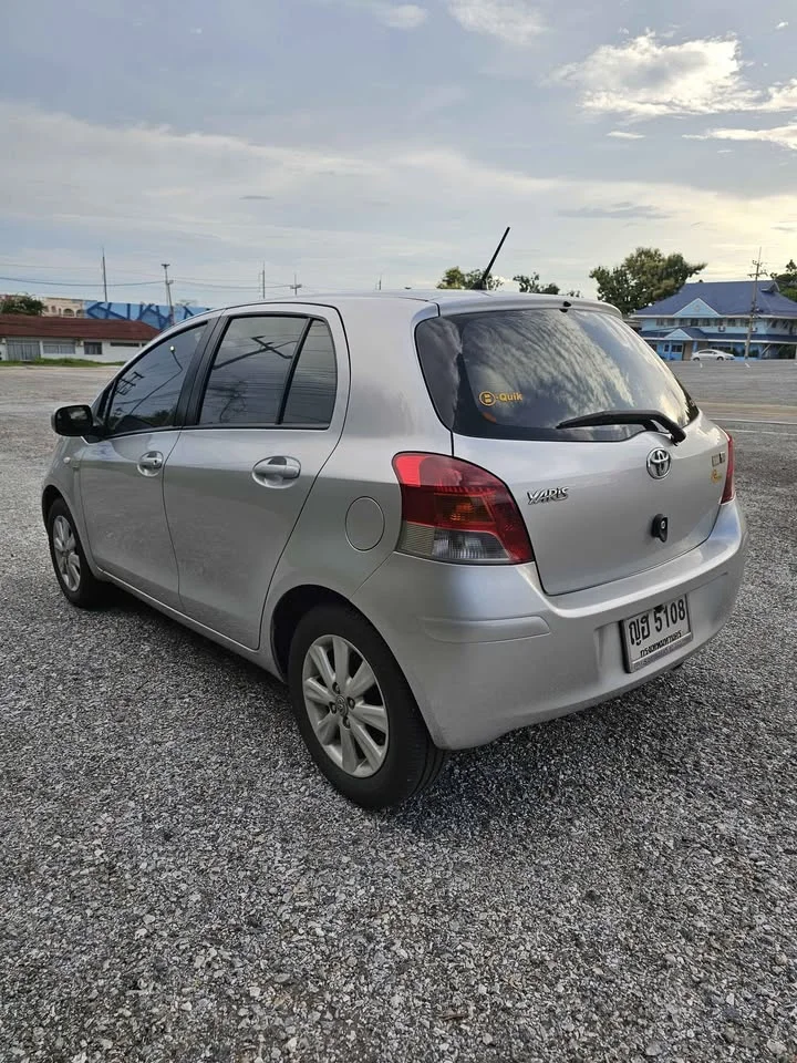 2011 Toyota Yaris II 3