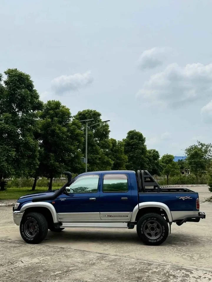 2003 Toyota Hilux Tiger VI 3