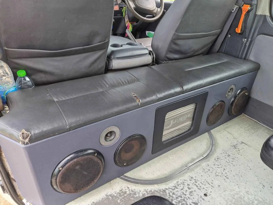 1999 Toyota Commuter IV (H100) 3