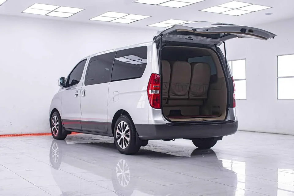 2010 Hyundai H-1 II 3