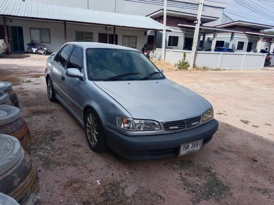2000 Toyota Corolla Altis VIII (E110) 3