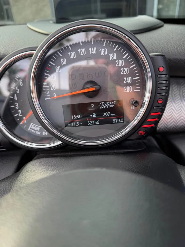 2017 Mini Hatch  III 3