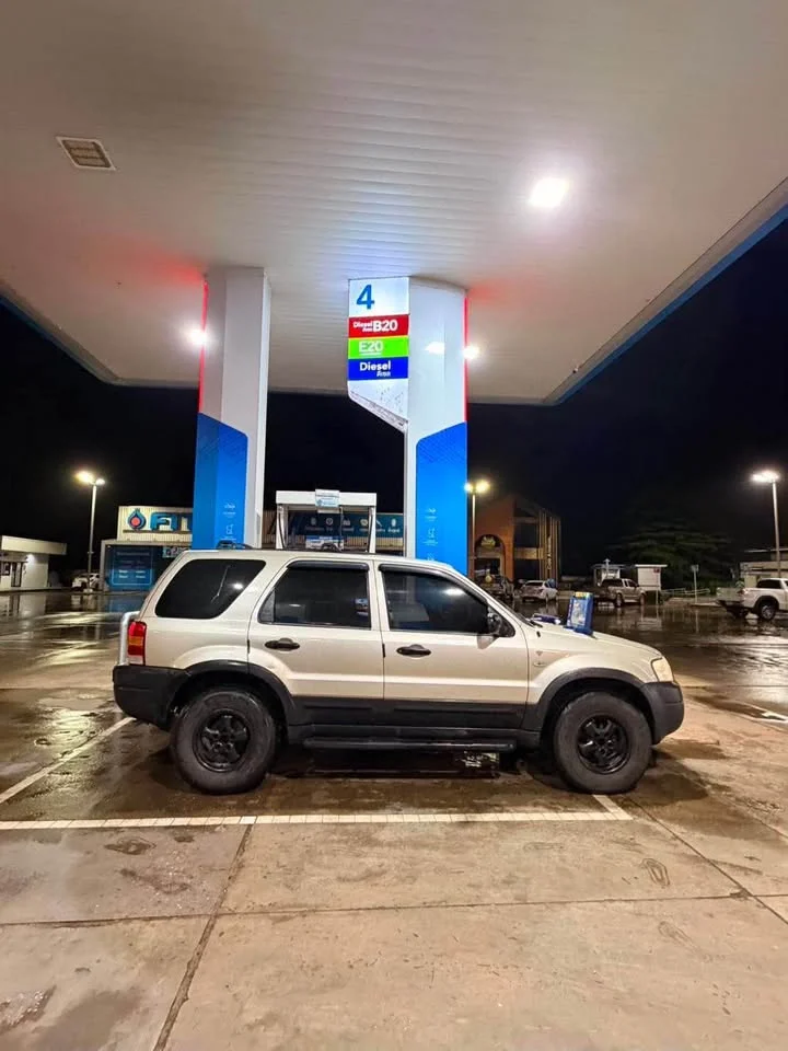 2005 Ford Escape I 3