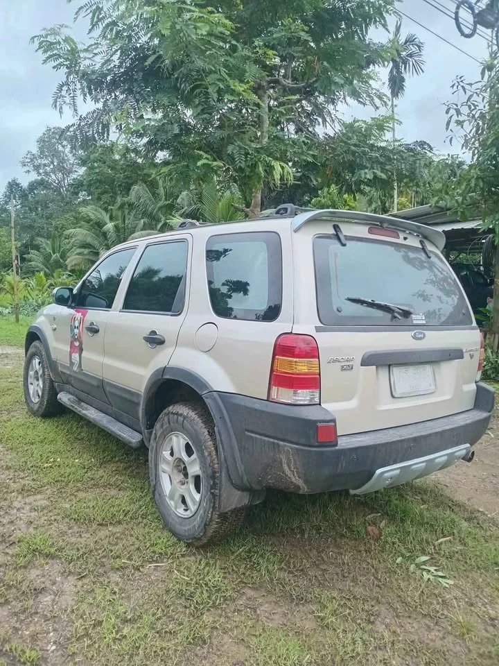 2005 Ford Escape I 2