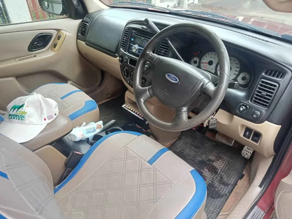 2005 Ford Escape I 2