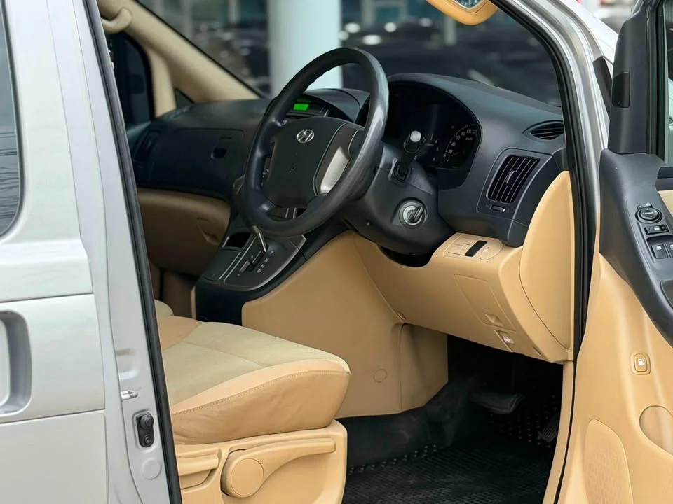 2012 Hyundai H-1 II 2