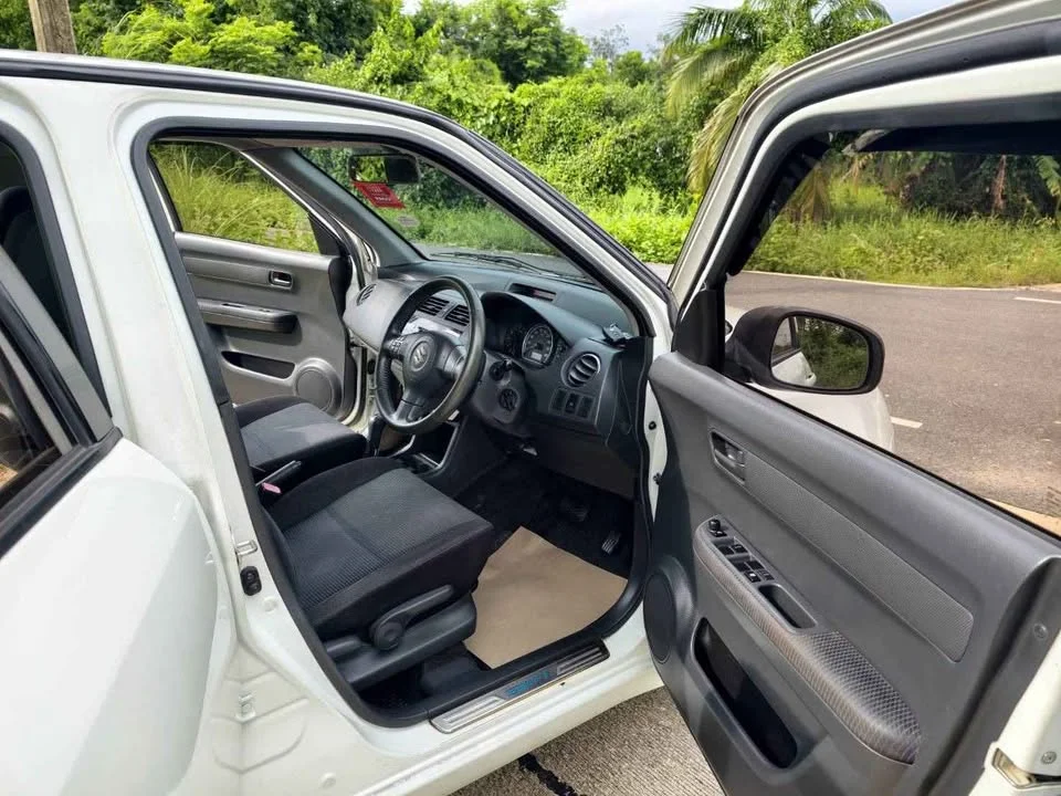 2012 Suzuki Swift I 2