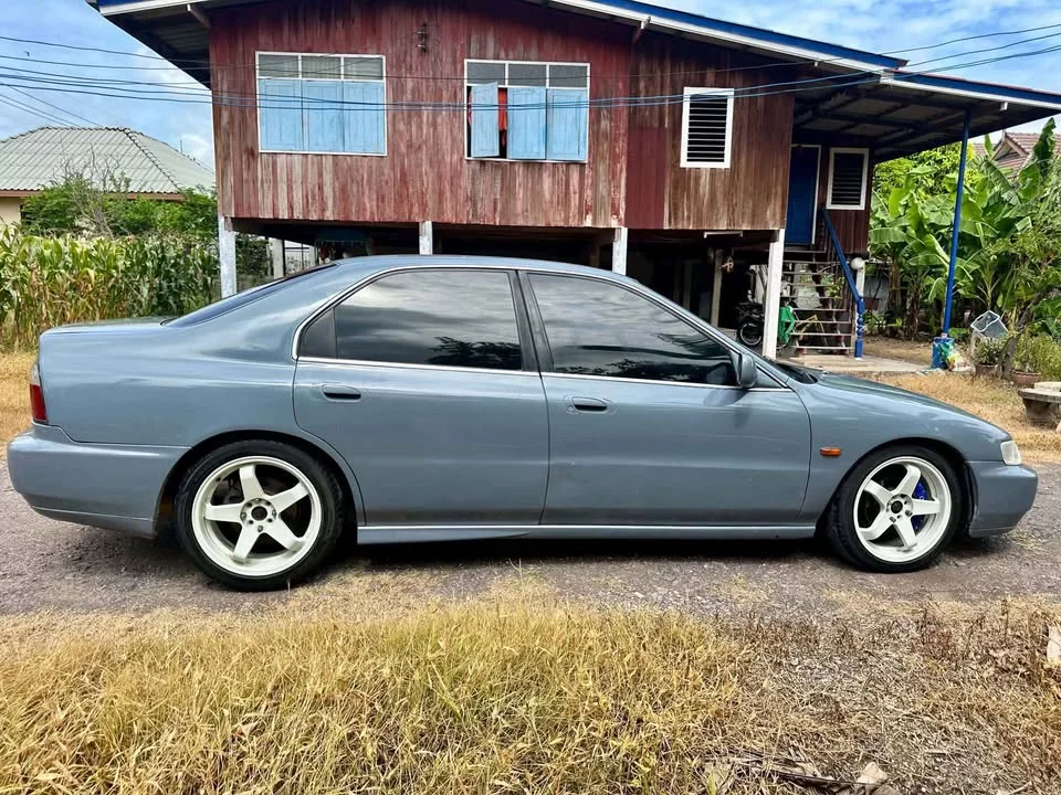 1996 Honda Accord V 3