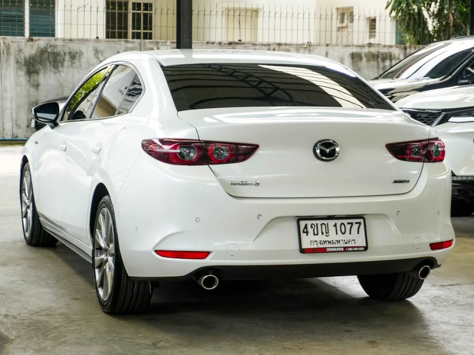 2020 Mazda 3 IV 3
