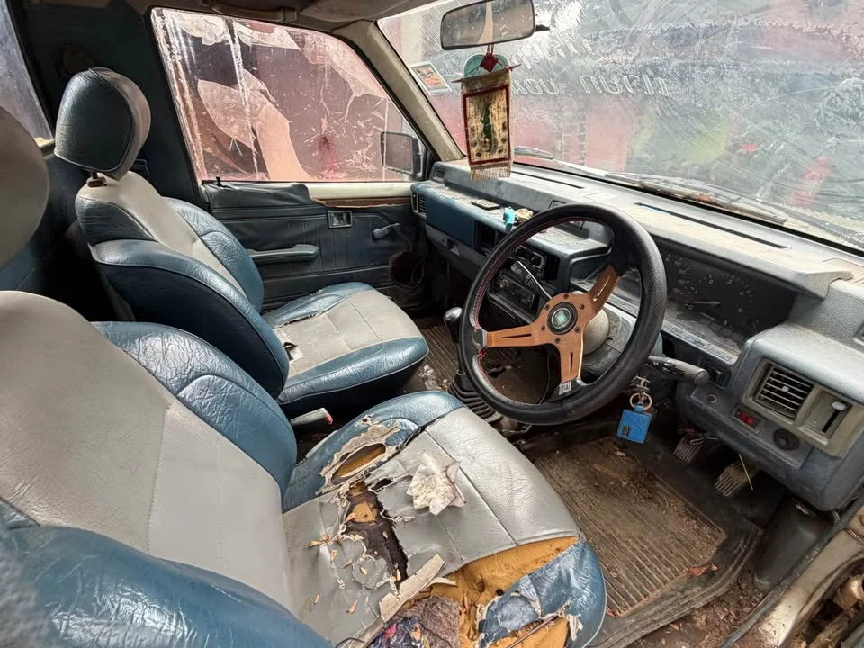 1998 Mitsubishi Triton II 2