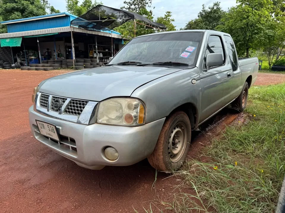 1999 Nissan Frontier I 3