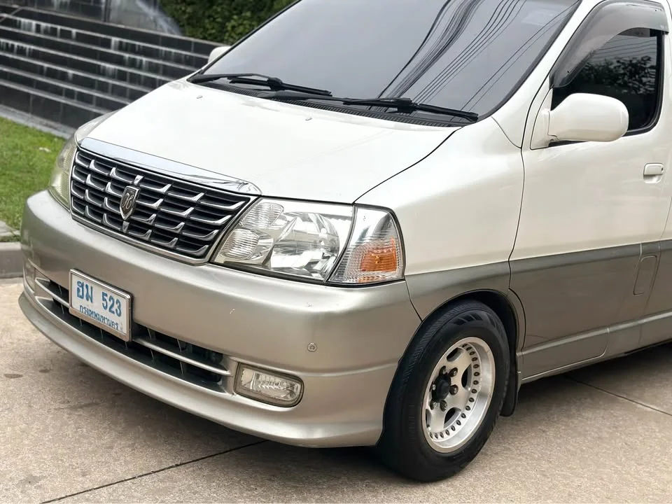 2000 Toyota Granvia H100 2