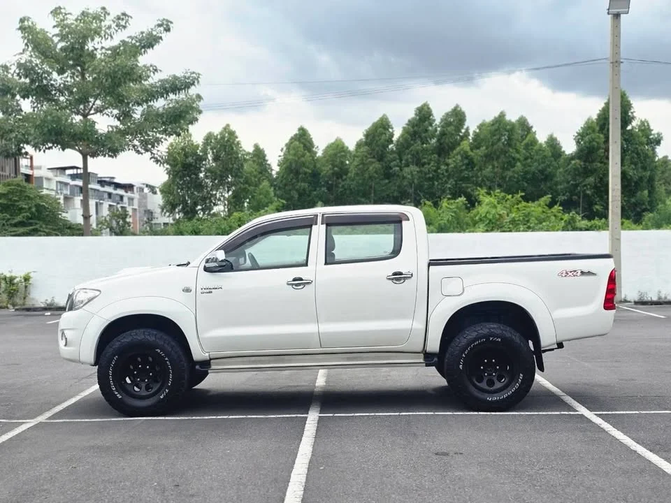 2011 Toyota Hilux VII 3