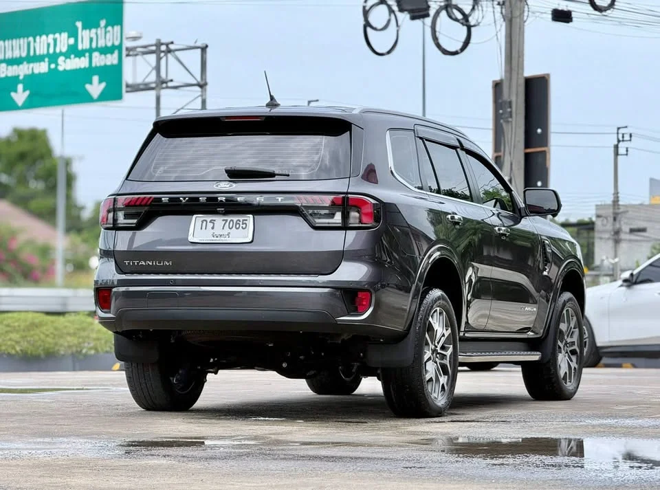 2022 Ford Everest III 2