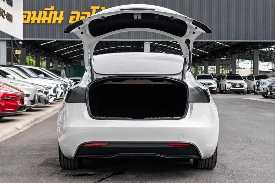 2024 Tesla Model 3 2