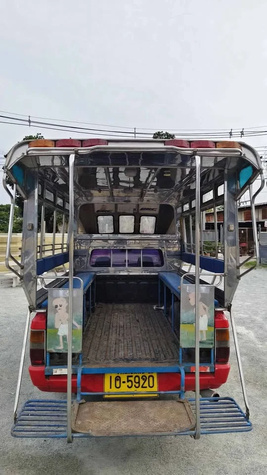 1991 Mitsubishi Triton II 3
