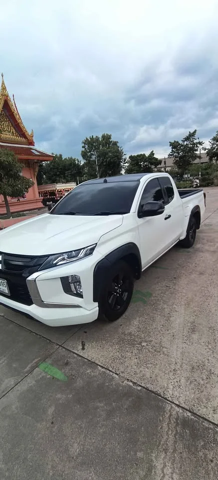 2020 Mitsubishi Triton V 3