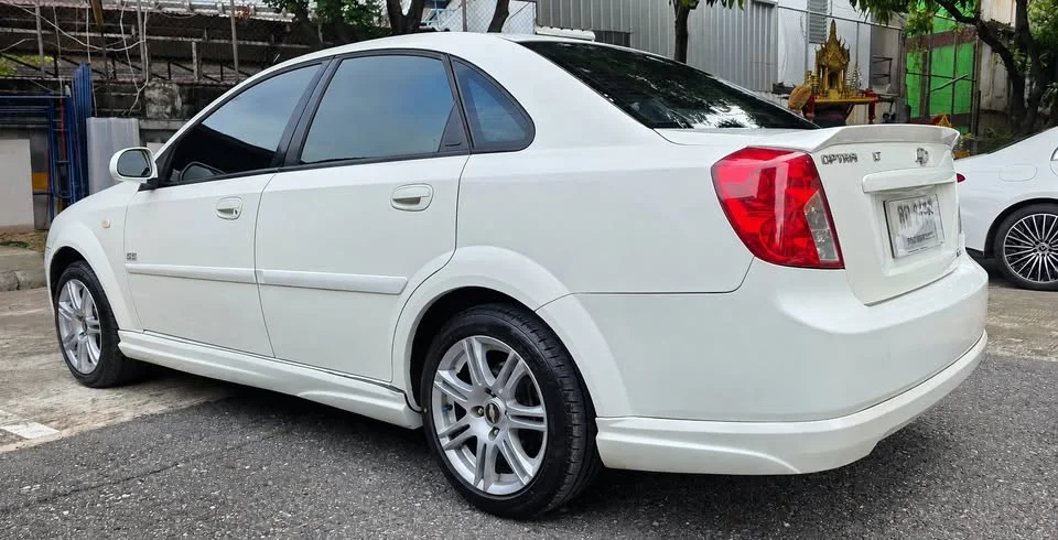 2005 Chevrolet Optra 3