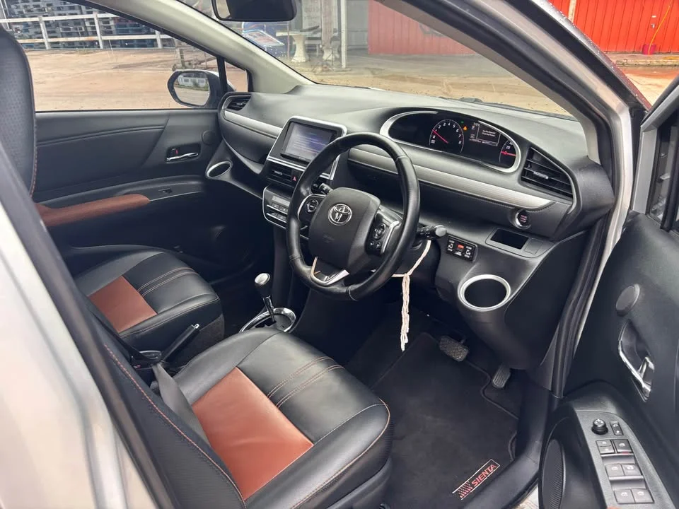 2018 Toyota Sienta II 3