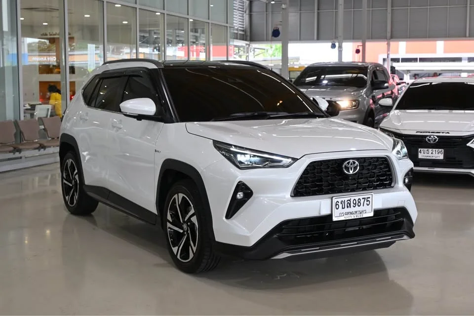 2025 Toyota Yaris Cross AC200 2