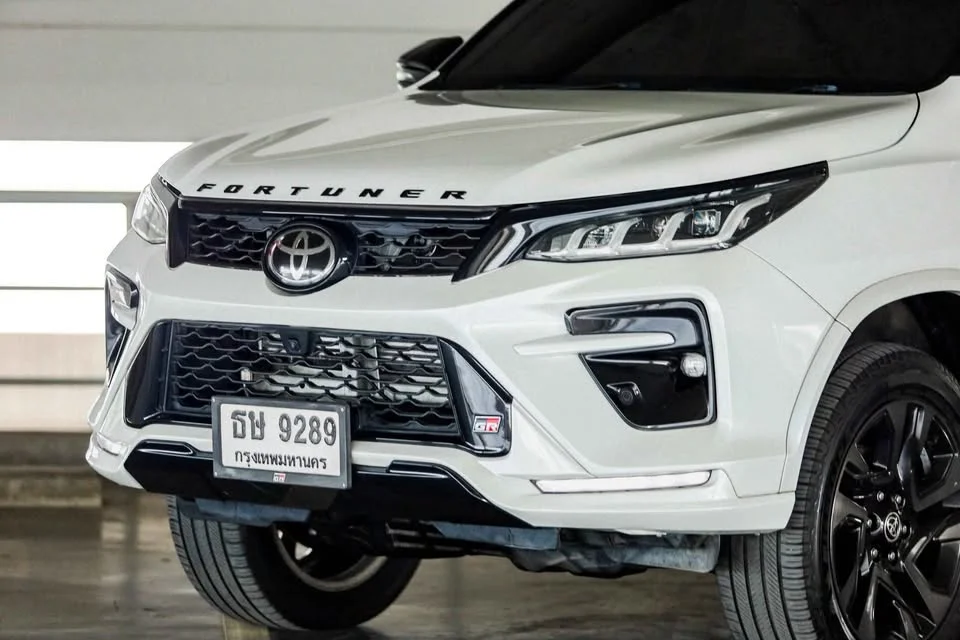 2023 Toyota Fortuner II 2