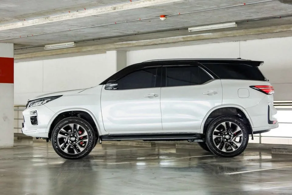 2023 Toyota Fortuner II 3