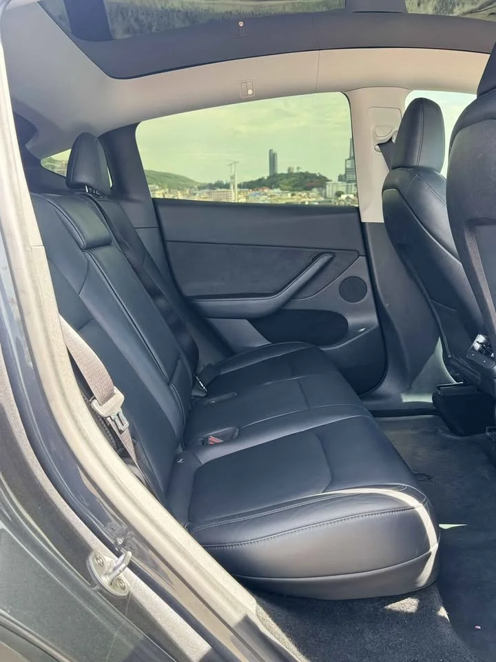 2023 Tesla Model Y 2