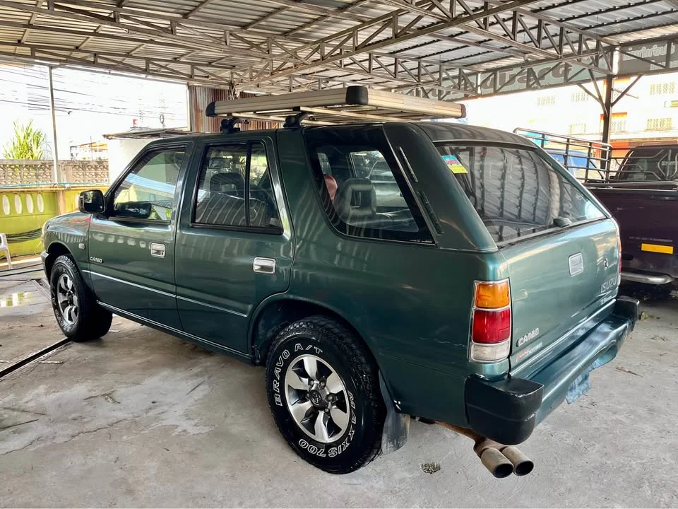 1994 Isuzu Vega I 2