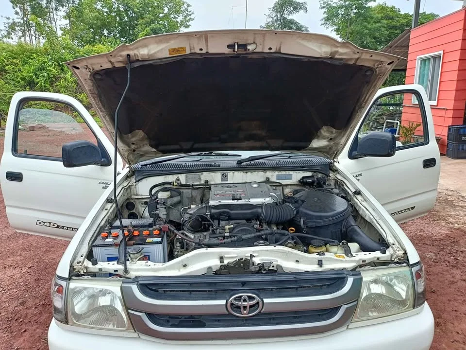 2003 Toyota Hilux Tiger VI 3