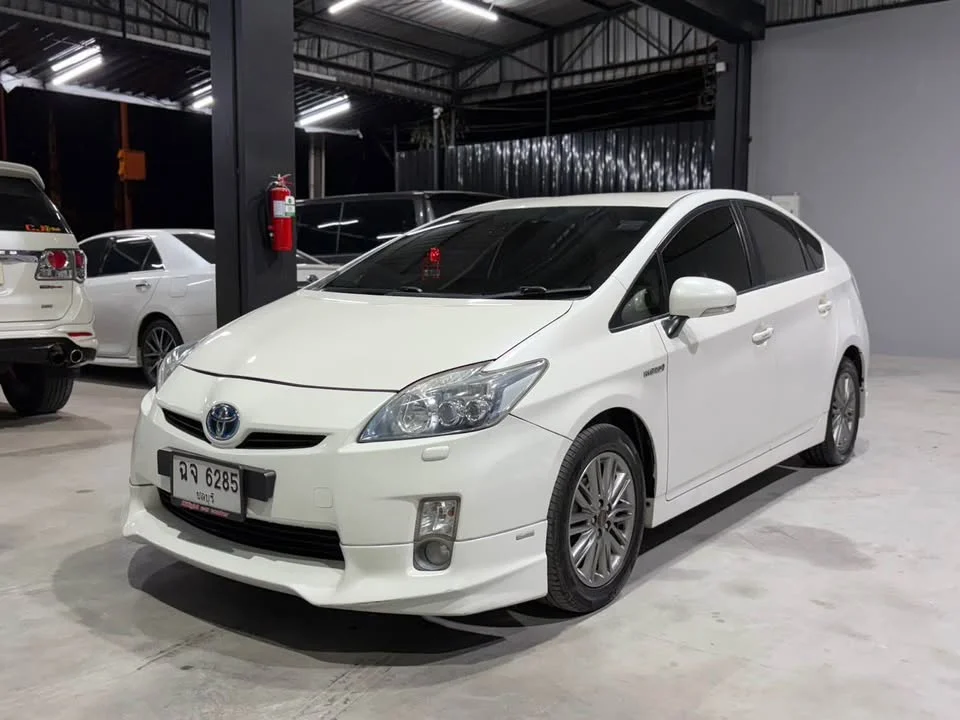2012 Toyota Prius III 3