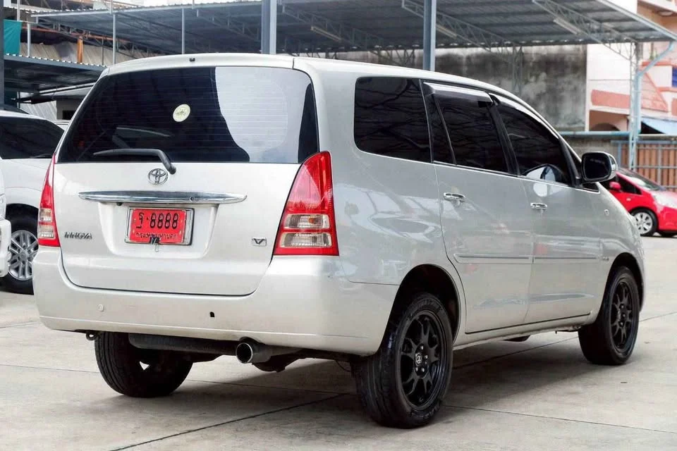 2005 Toyota Innova I 2