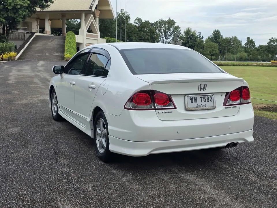 2011 Honda Civic VIII 3