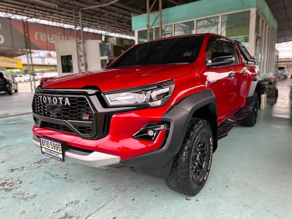 2024 Toyota Hilux VIII 3