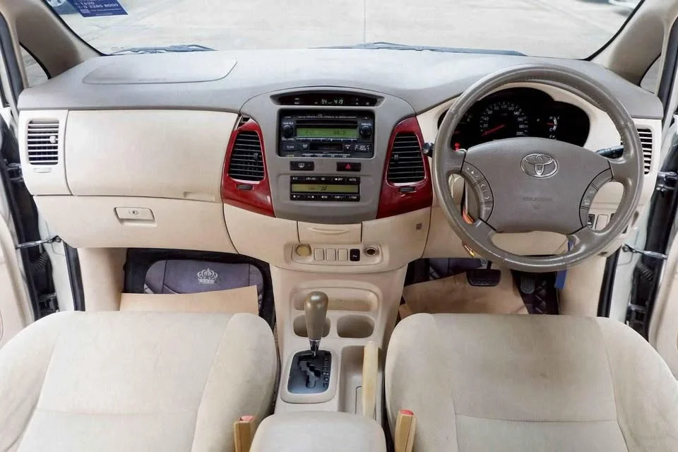 2005 Toyota Innova I 2