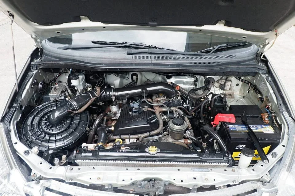 2012 Toyota Innova I 2