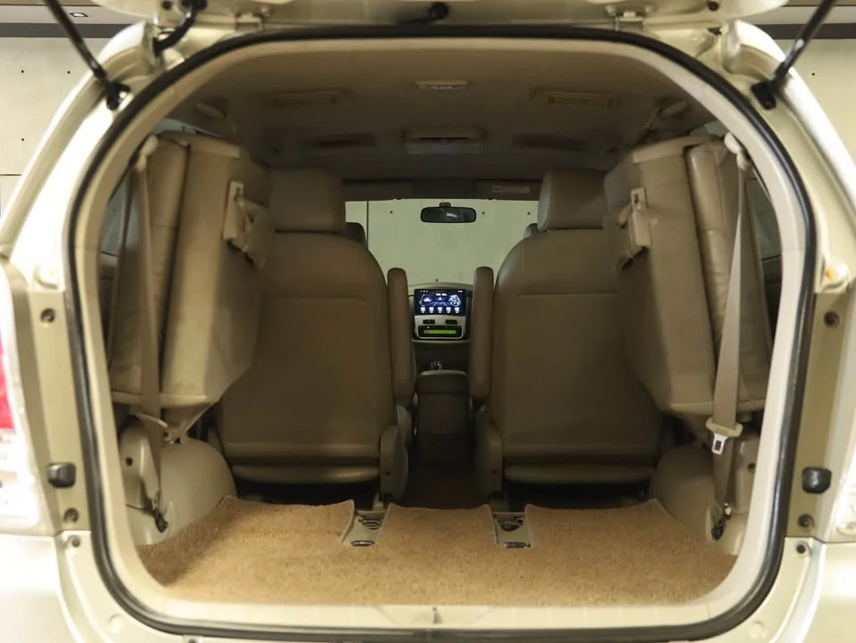 2010 Toyota Innova I 2