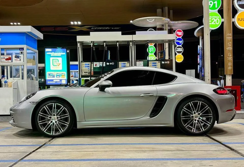 2019 Porsche 718 Boxster and Cayman IV 3