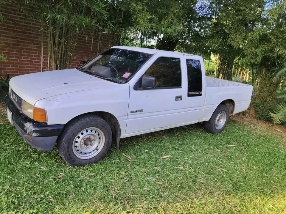 1990 Isuzu TFR III 2