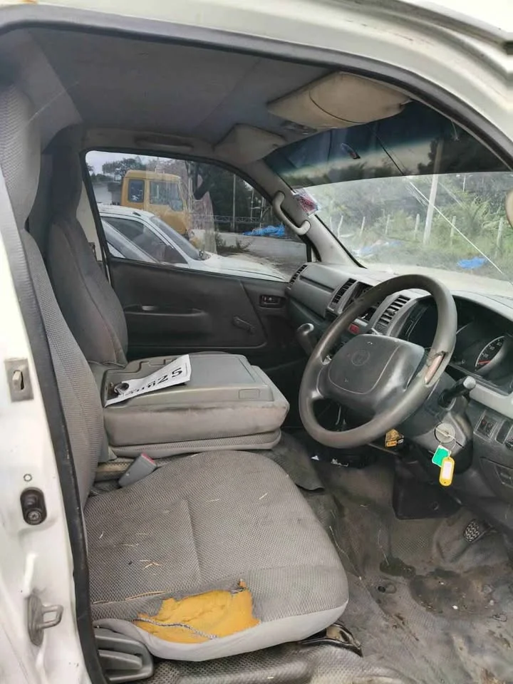 2010 Toyota HiAce V (H200) 3