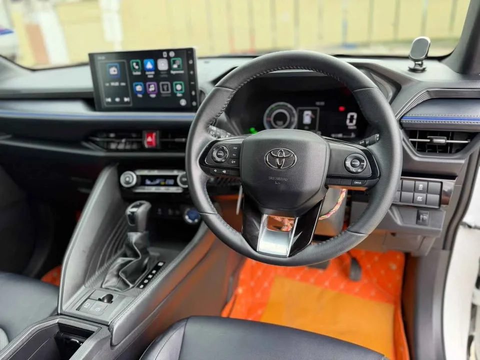 2025 Toyota Yaris Cross AC200 3