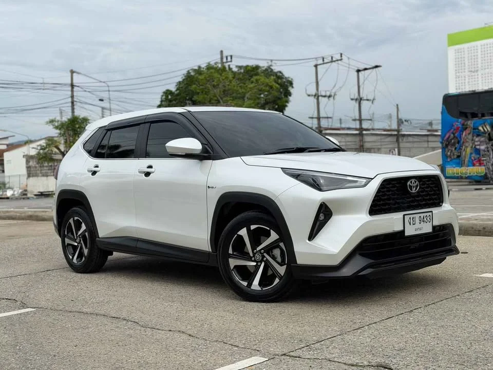 2025 Toyota Yaris Cross AC200 2