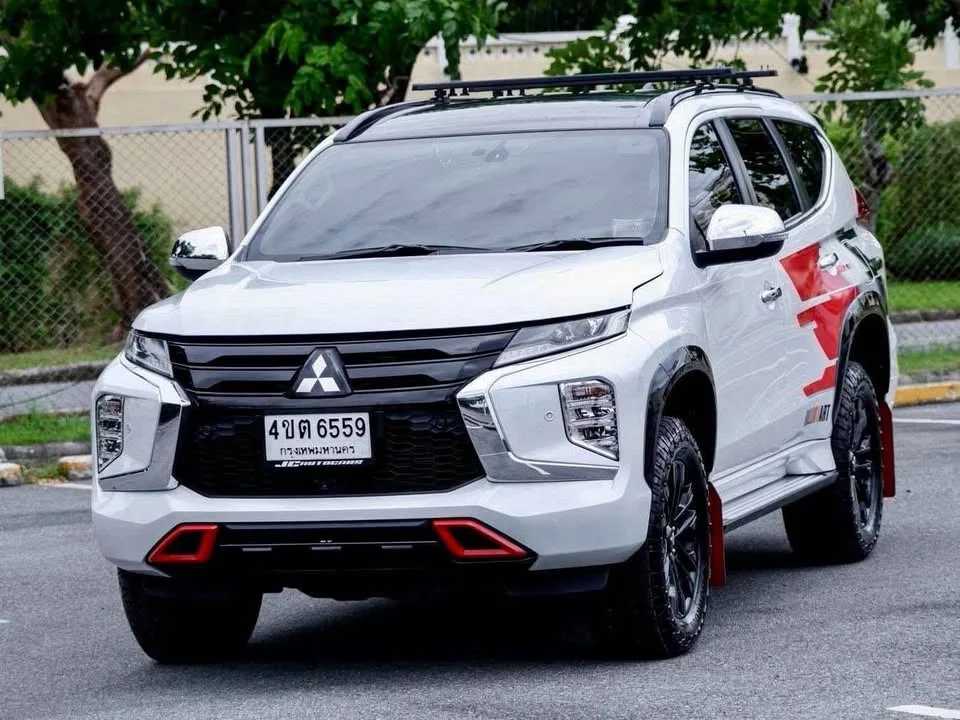 2023 Mitsubishi Pajero Sport III 2