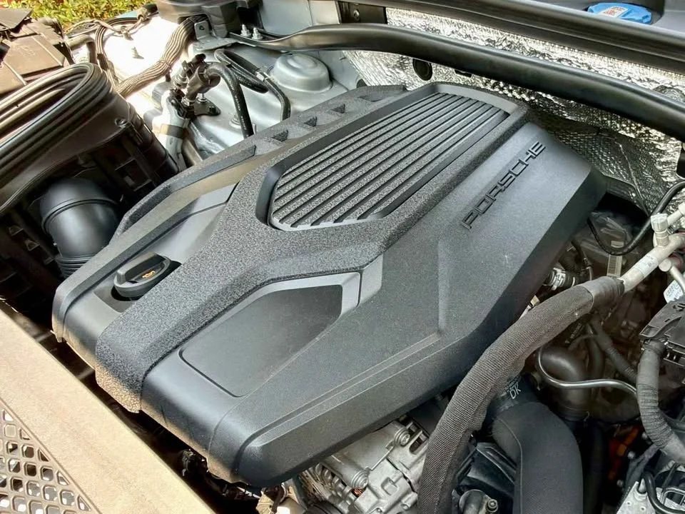 2023 Porsche Macan I 3