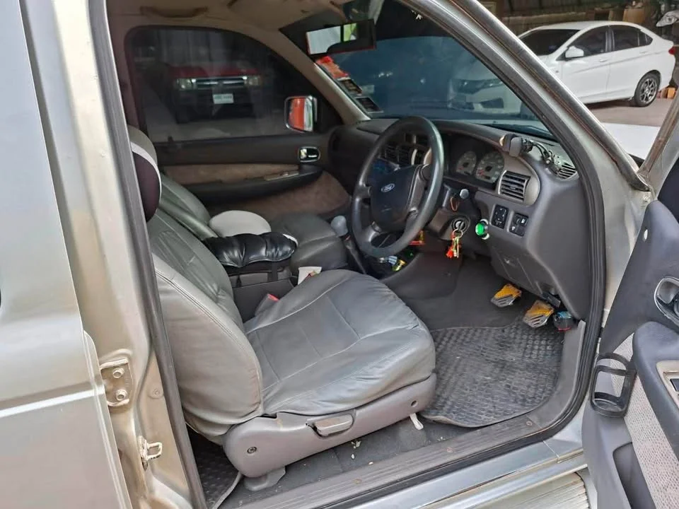 2004 Ford Everest I 2