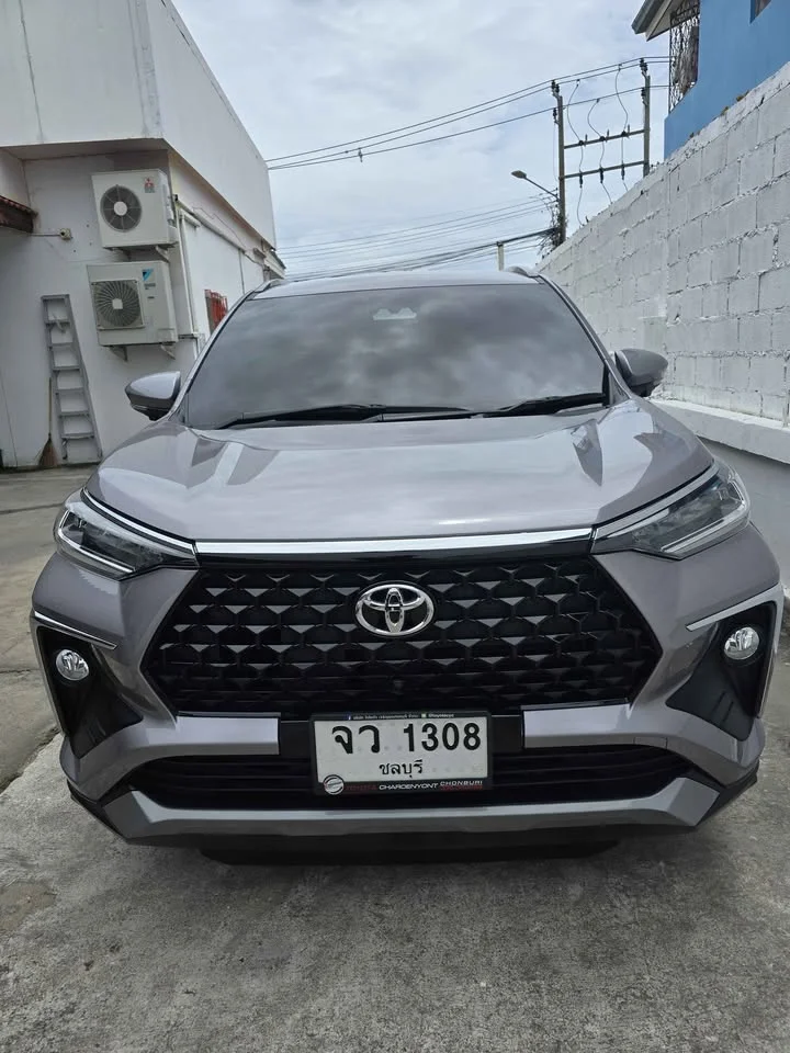 2023 Toyota Veloz III 2