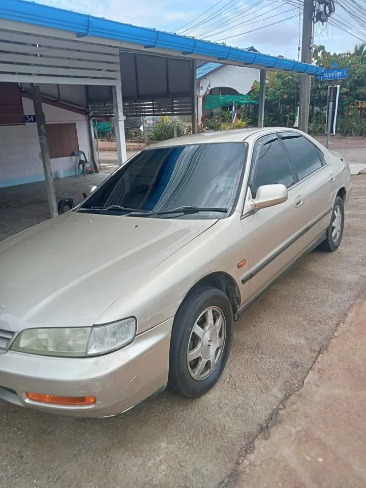 1996 Honda Accord V 2