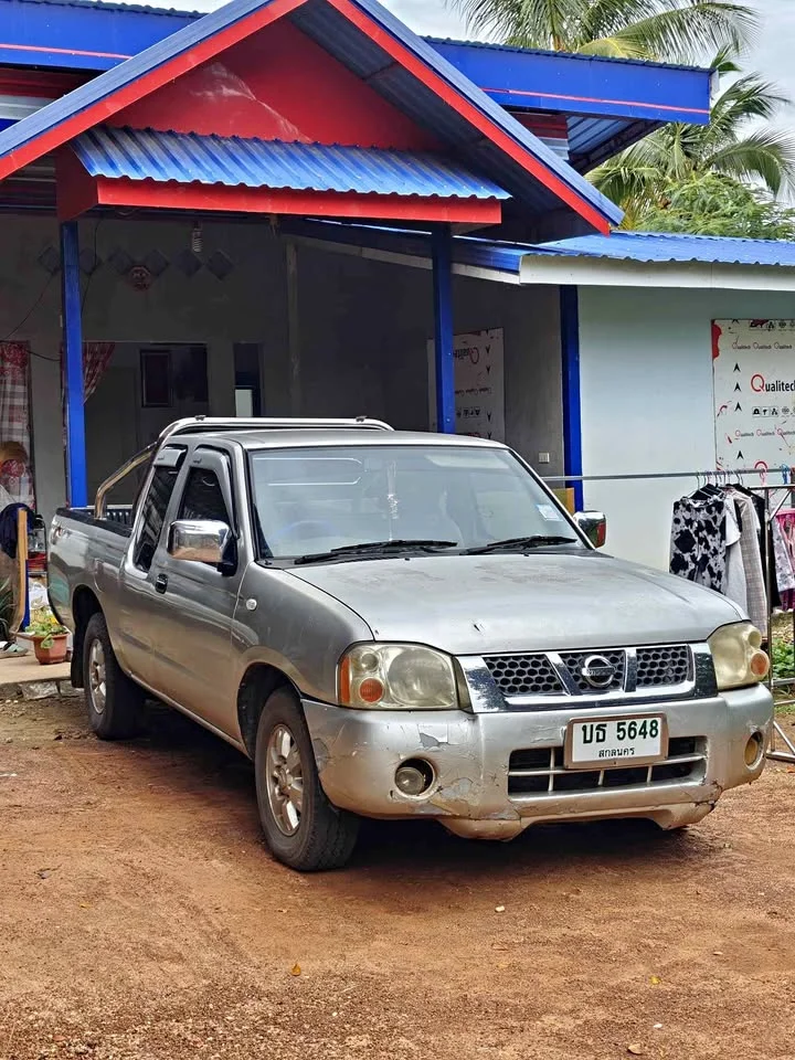 2004 Nissan Frontier I 2