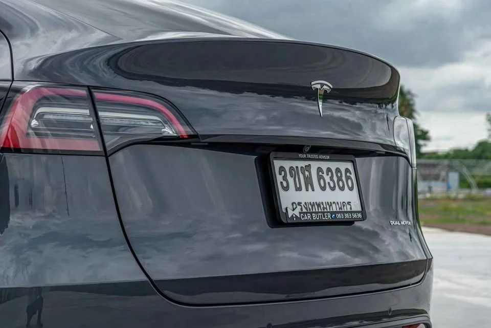2023 Tesla Model Y 2
