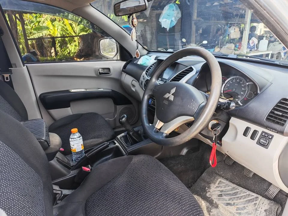 2012 Mitsubishi Triton IV 2